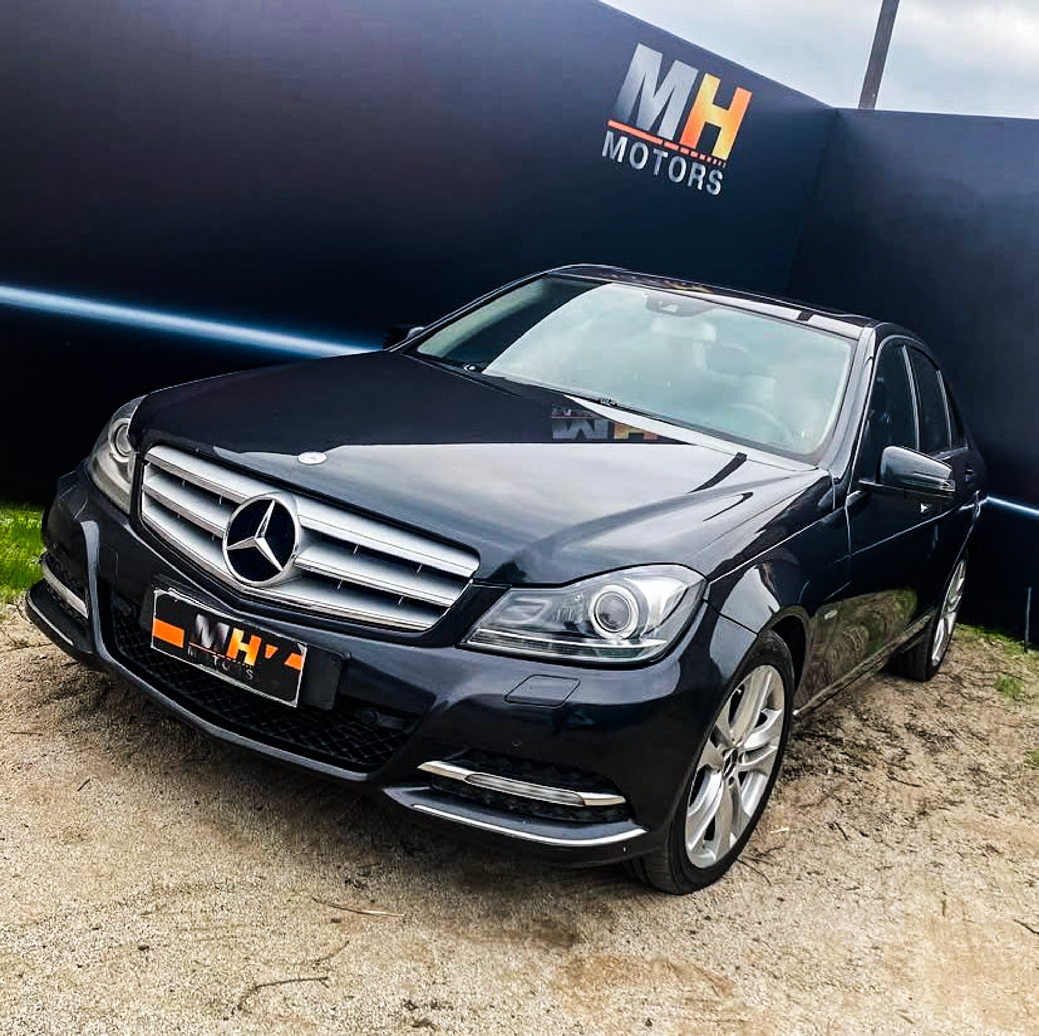 MERCEDES BENZ C250  2013