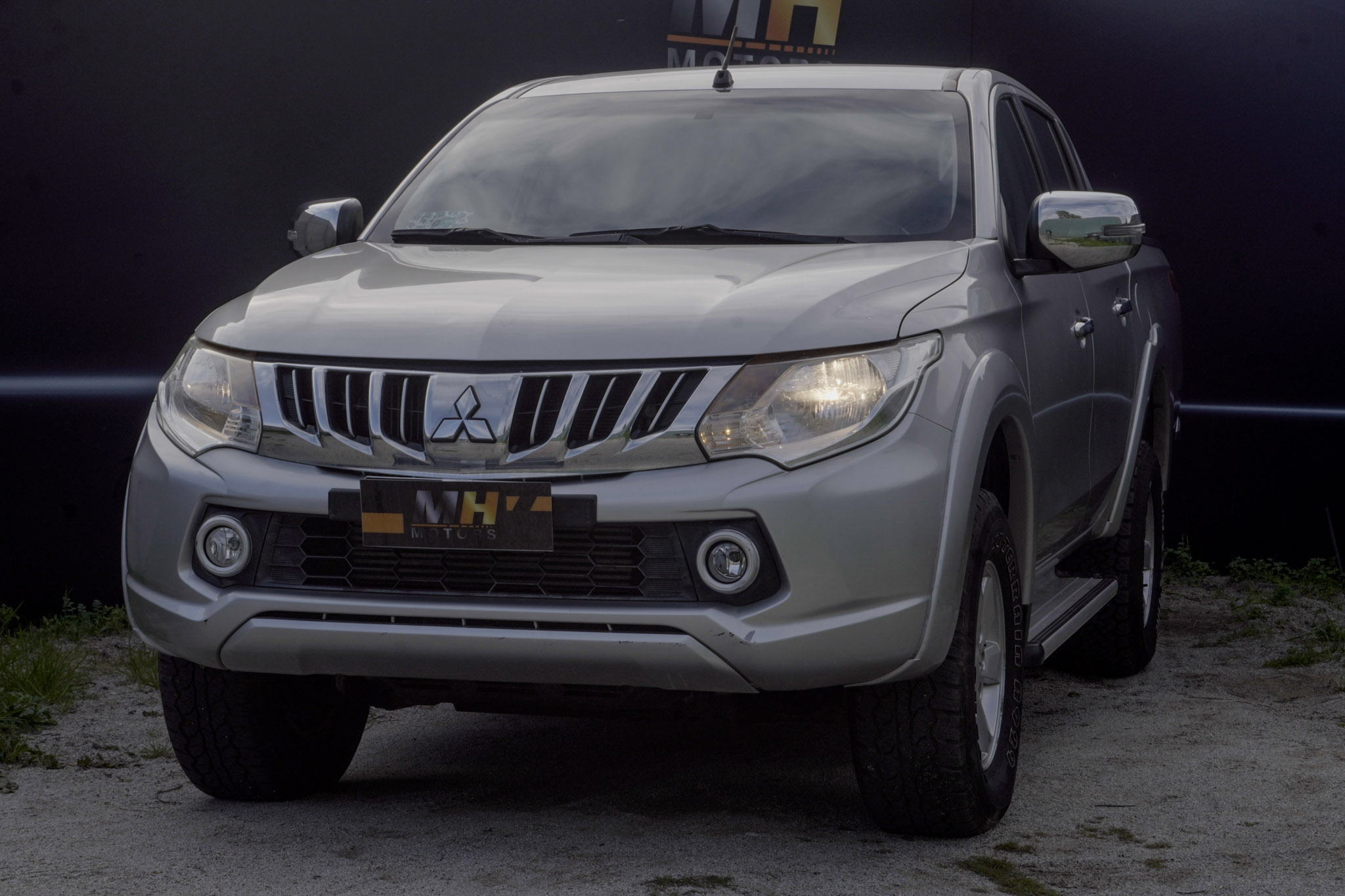 MITSUBISHI L200  2016