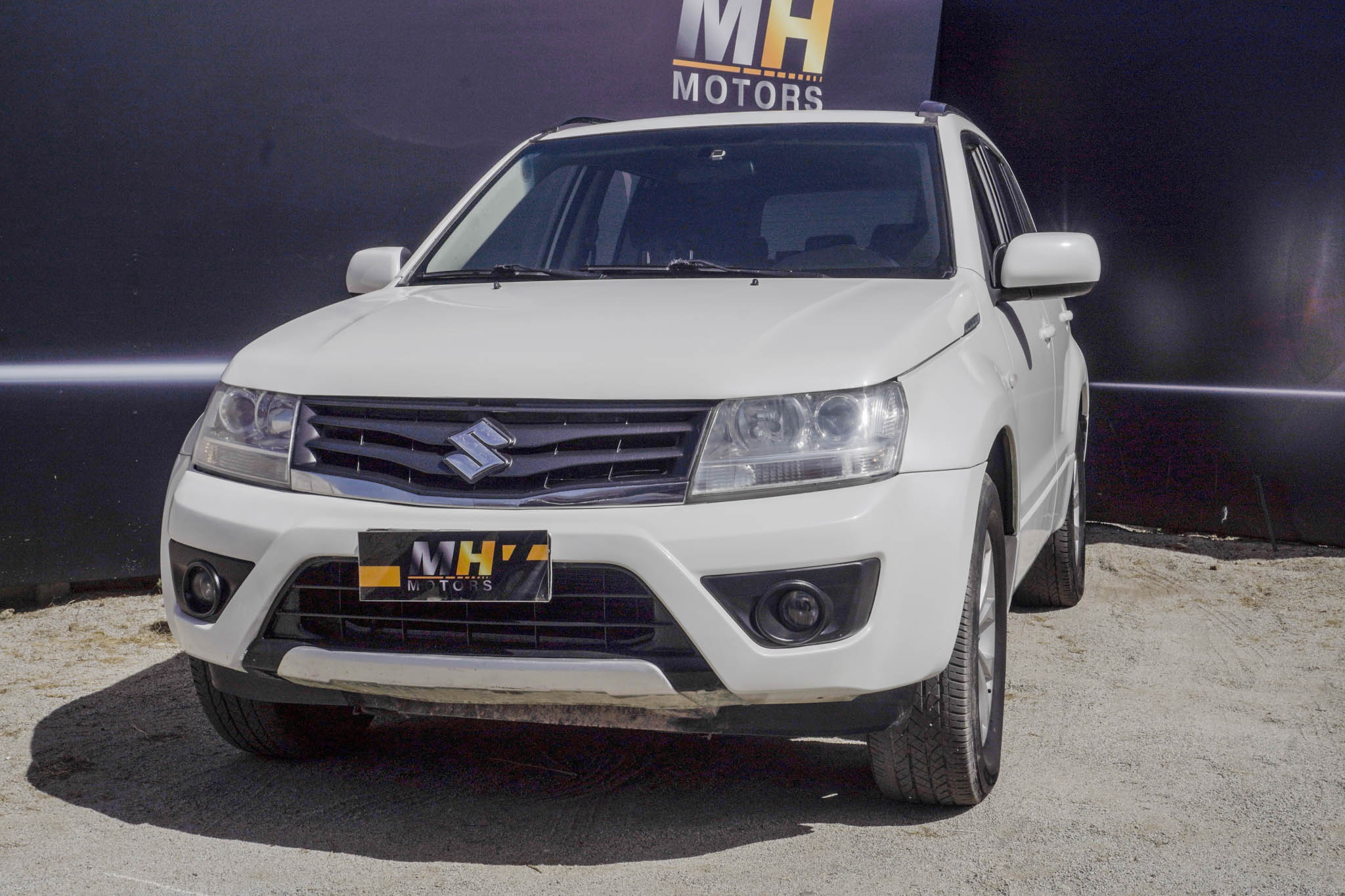 SUZUKI GRAND NOMADE 1 2014